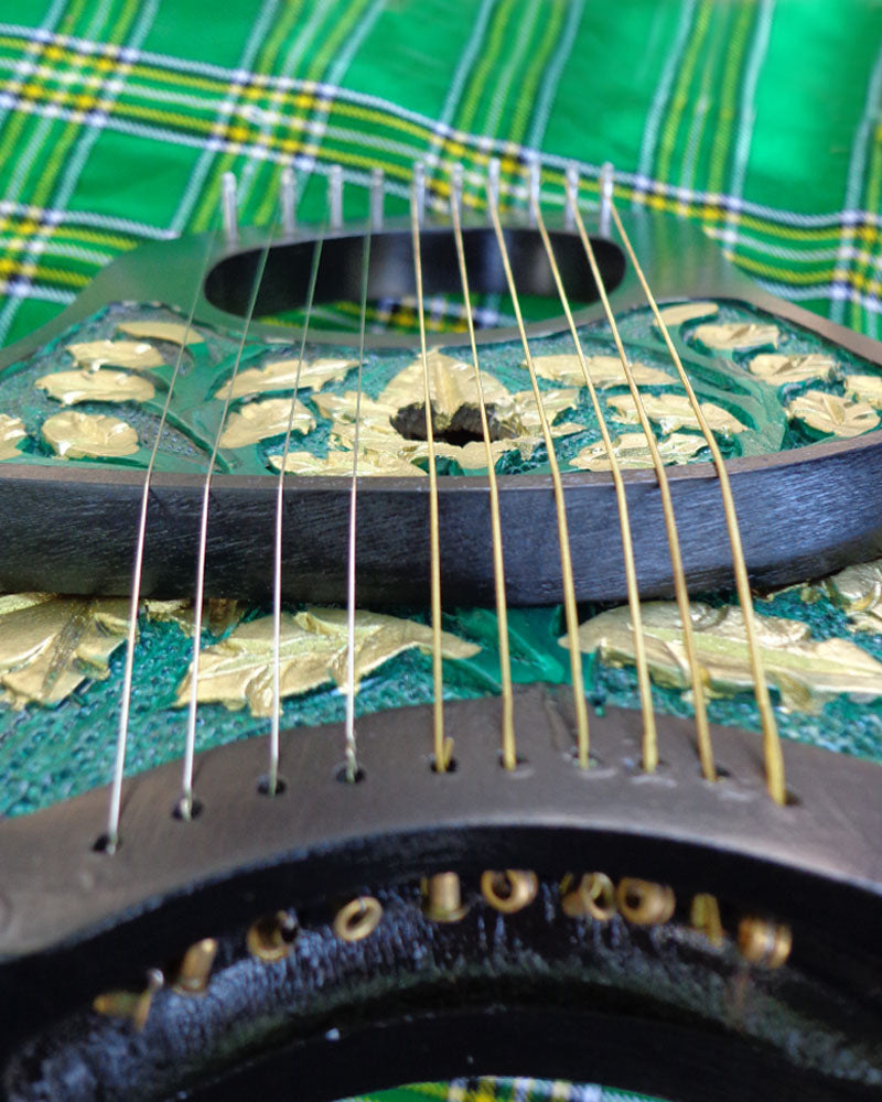 Lyre Harp Leaves
