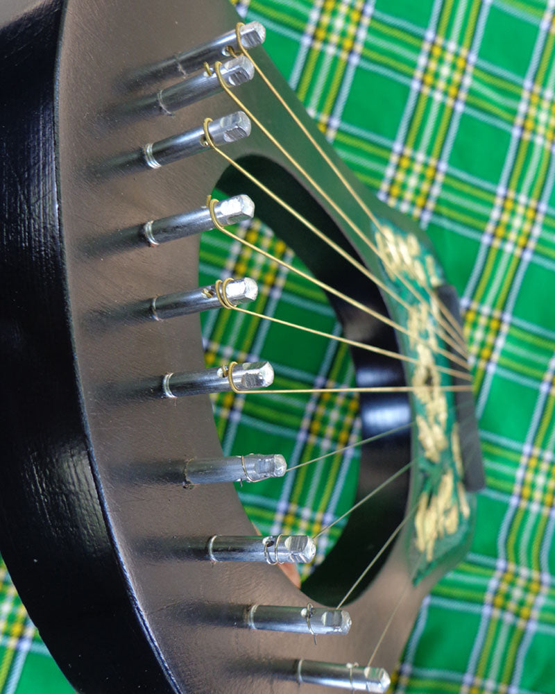 Lyre Harp Leaves